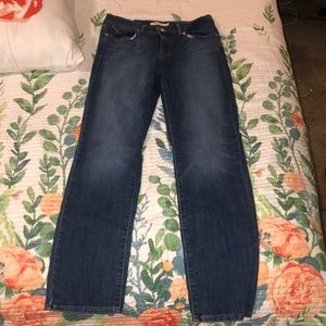 women’s Levi jeans